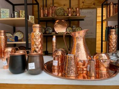 Invita IAM a venta de artesanía michoacana en Palacio de Hierro 