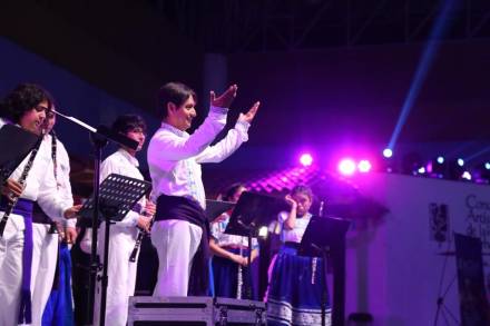 Duplica Gobierno de Michoacán monto en el Concurso Artístico de la Raza Purhépecha, en Zacán 
