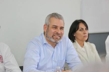 Mujeres con cáncer de mama y cervicouterino también tendrán apoyo económico: Alfredo Ramírez Bedolla 