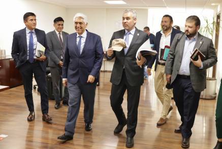 Alfredo Ramírez Bedolla y Conagua revisan proyecto de saneamiento del Río Duero