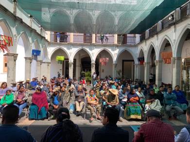 En puerta, Tianguis Artesanal de Domingo de Ramos, en Uruapan 
