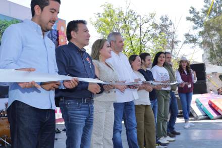 Con gran éxito inaugura Bedolla Kermés DIF 2023 