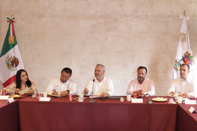 Comerciantes reubicados de Pátzcuaro recibirán apoyos la próxima semana 