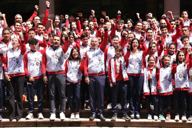 Alfredo Ramírez Bedolla Reconice a Medallistas de Nacionales Conade 2023