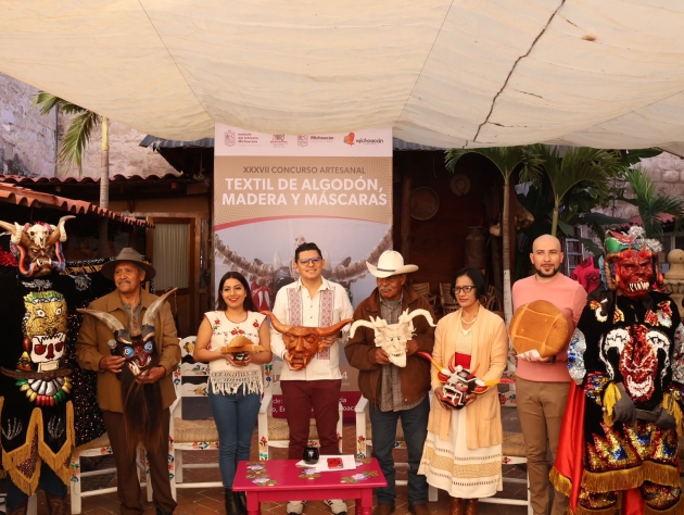 ¡Vamos a Erongarícuaro: Te espera el Concurso Artesanal de Textil, Madera y Máscaras! 
