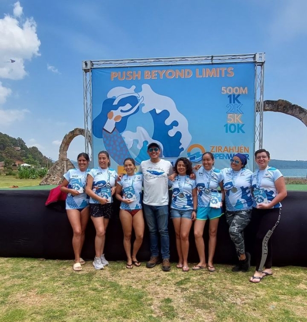 Equipo Ajolotes-IMCUFIDE, viaja a la Travesía de Aguas Abiertas en Isla Mujeres 