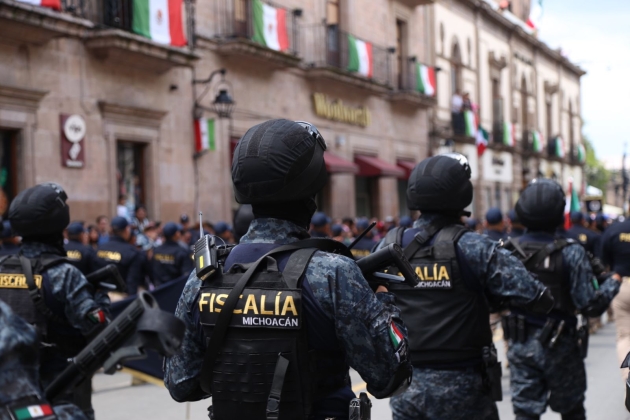 Fiscalía General presente en el desfile cívico-militar conmemorativo al aniversario del inicio de lndependencia de México  