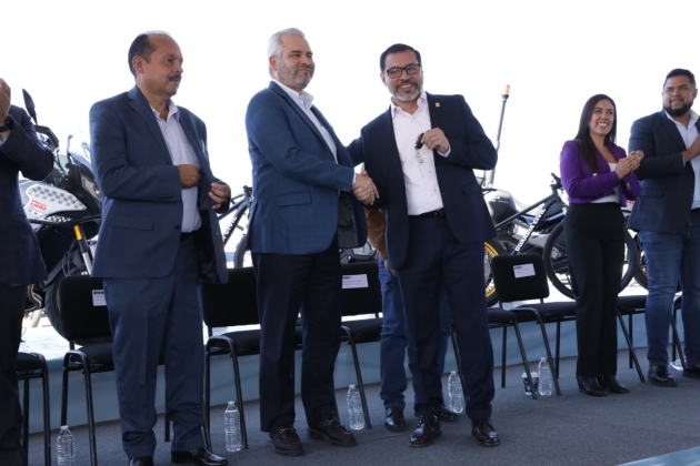 Con entrega de patrullas se refuerza seguridad en Michoacán; van 617 unidades: Ramírez Bedolla 