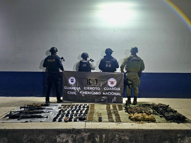 Agentes federales y estatales aseguran fusiles, explosivos y vehículos en Buenavista: SSP 