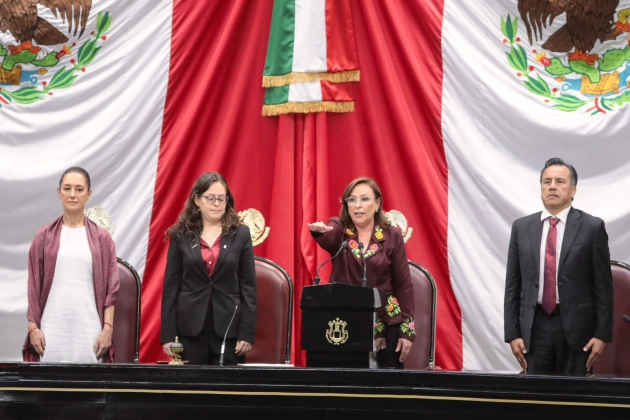 Asiste Ramírez Bedolla a toma de protesta de primera gobernadora de Veracruz 