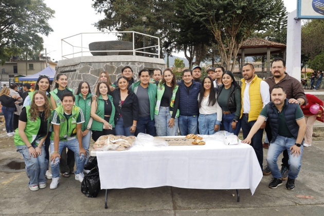 Los reyes Magos se pintaron de verde con la ayuda de un gran equipo: Ernesto Núñez 