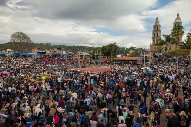 Danza de los kúrpites maravilla a turistas en Nuevo San Juan Parangaricutiro 