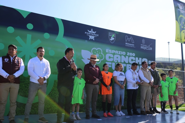 El Alcalde Julio Arreola y el gobernador inauguran cancha Espazio 200 en Pátzcuaro 