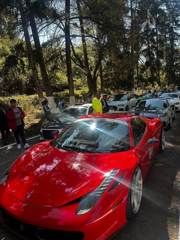 Michoacán escucha el rugir de los motores de autos de alta gama 