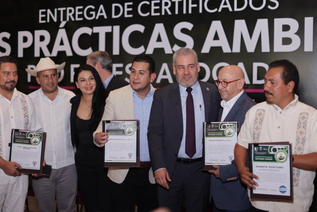 Ramírez Bedolla entrega certificados ProForest Avocado a empacadoras de aguacate 
