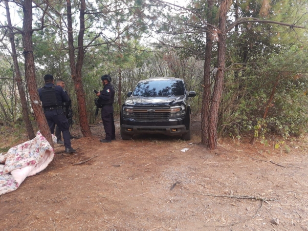 Detenido líder delincuencial y 6 cómplices con armas, droga y vehículos, en Pátzcuaro: SSP 