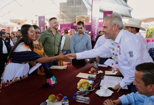 Atiende Ramírez Bedolla propuestas ciudadanas en audiencia pública en Los Reyes 