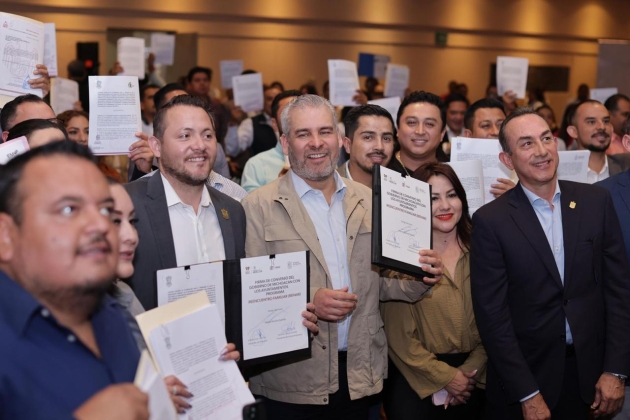 El Gobernador de Michoacán Refrenda compromiso con familias migrantes; firma convenio con Presidentes Municipales: SEMIGRANTE 