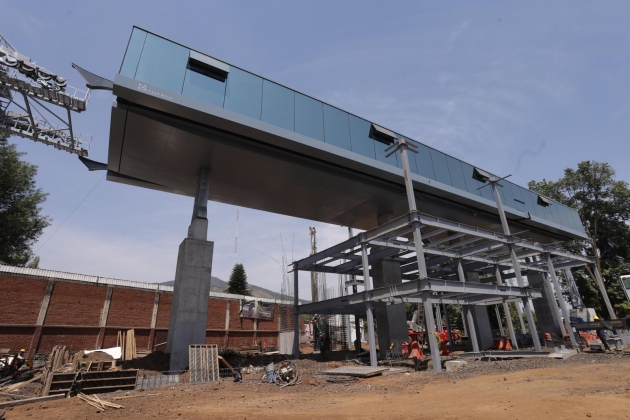 Teleférico de Uruapan con 75% de avance en su construcción 