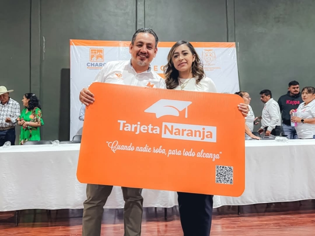 MC impulsa el futuro de las juventudes en Michoacán con entrega de Tarjetas Naranjas: Víctor Manríquez y Grecia Aguilar 