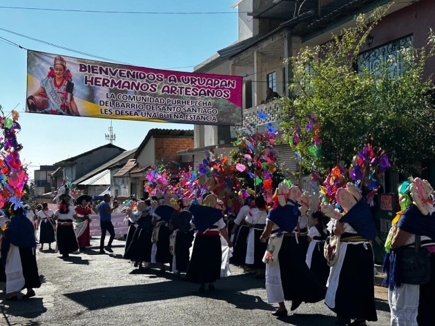 Artesanías, cultura, música y danza, en Tianguis de Domingo de Ramos 
