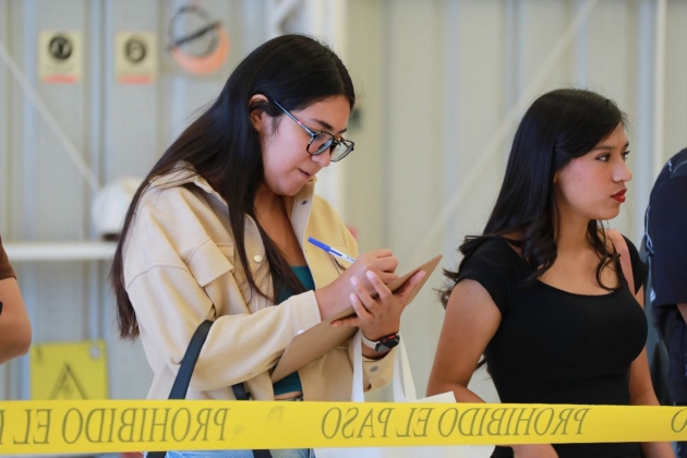 Estudiantes de la (UMSNH) recorren la Fiscalía General del Estado para fortalecer su formación académica 