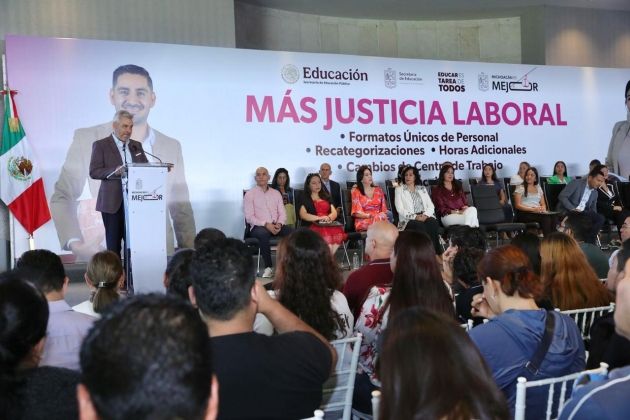 Ante 1,200 docentes, Bedolla arranca entrega de promociones a maestras y maestros 