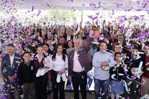 El Gobernador Alfredo Ramírez Bedolla inicia entrega de tenis para cerca de 40 mil estudiantes de secundaria 