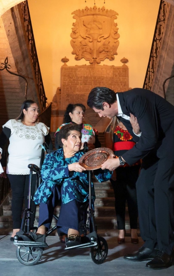 Entregan Premio al Mérito Empresarial Restaurantero en Morelia 