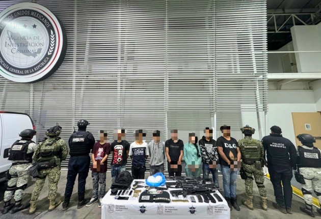 Fuerzas estatales y federales aseguran a 8 personas, armamento y droga en Puruándiro 