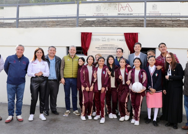 ¡Compromiso cumplido! Inaugura Alfredo Ramirez Bedolla 2 canchas de fútbol 7 en Secundaria 2 de Morelia 