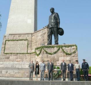 Acto Protocolario del Ayuntamiento de Morelia con Respecto a la Conmemoración del Natalicio de Lázaro Cárdenas Del Rio