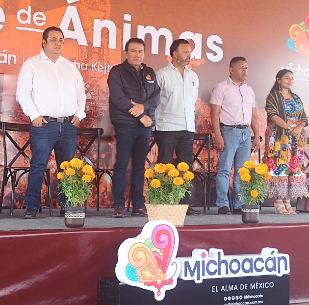 Roberto Monroy de SECTUR Entrega recursos para Municipios y Comunidades de la Región Lacustre  