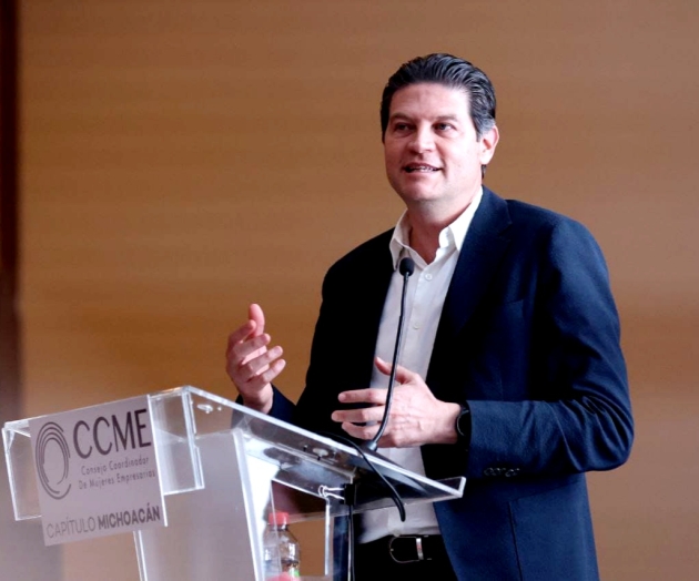 Alfonso Martínez refrenda apoyo a mujeres empresarias de Michoacán 