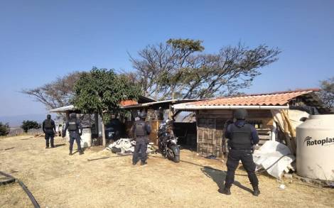 En acción operativa, SSP Sedena y GN rescatan a dos personas privadas de la libertad  