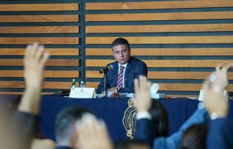 EL H. CONSEJO   UNIVERSITARIO   APRUEBA   REDISEÃ‘O   CURRICULAR   DE   LA LICENCIATURA EN MEDICINA  