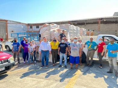 El Presidente Municipal de Apatzingán Entrega apoyos para Mejoramiento  de Vivienda  