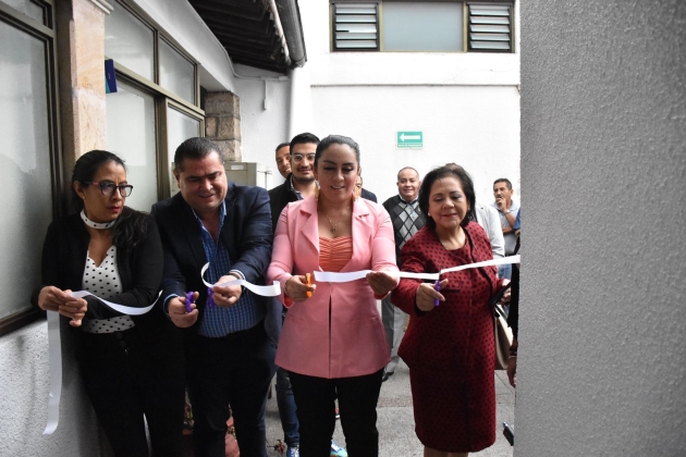 Entrega 75 Legislatura Sala de Capacitación a trabajadores del Congreso