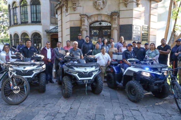 Segob y SESESP entregan vehículos y cuatrimotos a comunidades con autogobierno 