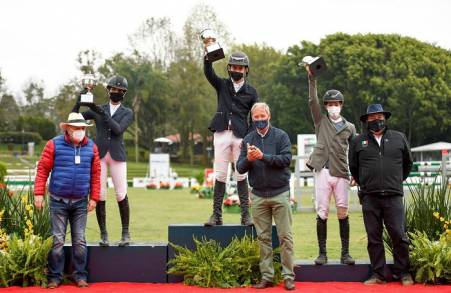 Con 17 años, Carlos Molina domina el Gran Premio de Coapexpan 2021 