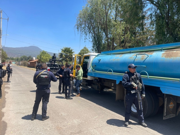 Llama al 911 o 089 para denunciar el “huachicol” de agua en el lago de Pátzcuaro 