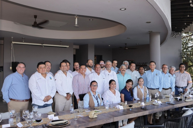 Asiste Ramirez Bedolla a relevo directivo de Asipona en LC 