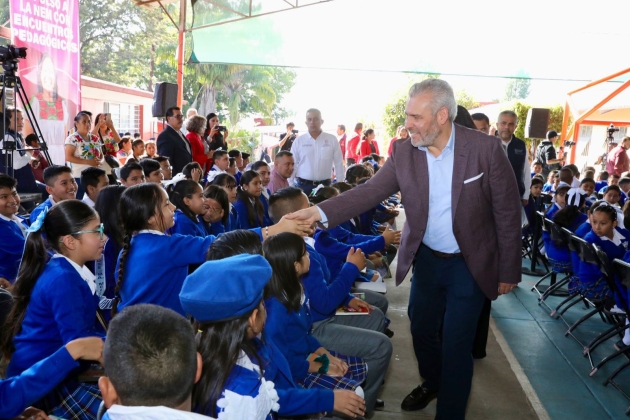 Regresan a clases en más de 11 mil escuelas de los 113 municipios: Ramirez Bedolla 