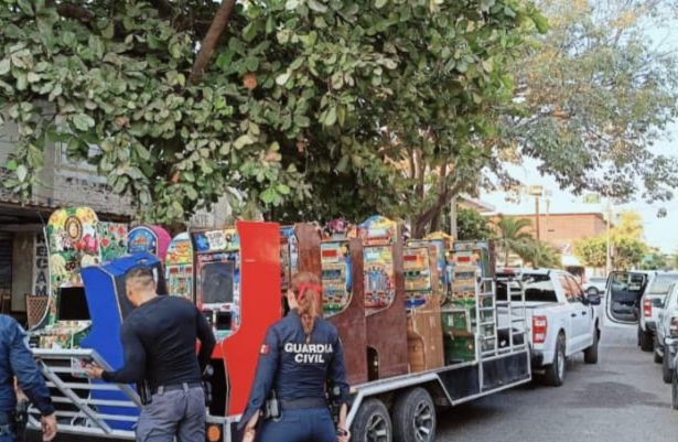 Agentes federales y estatales aseguran 173 máquinas tragamonedas en LC   