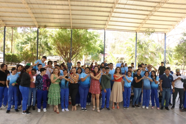 Seimujer promueve en estudiantes derechos sexuales y reproductivos 