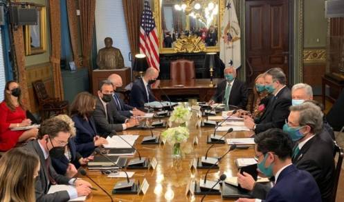 Kamala Harris y AMLO celebran iniciativa de Biden para regularizar a Migrantes. 