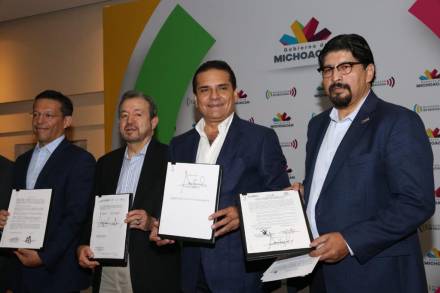 Firma Gobernador convenio por 500 millones de pesos para financiar mipymes en Michoacán  