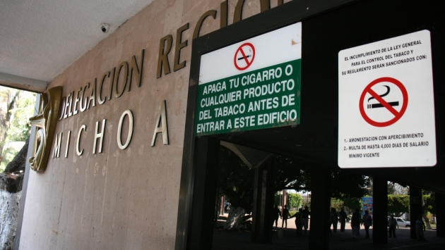 IMSS Michoacán previene en su derechohabiencia y personal padecimientos por consumo de tabaco 