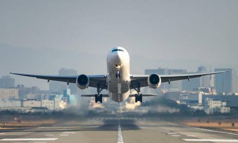 Estados Unidos anuncia nuevas medidas extraordinarias para ingresar vía aérea 