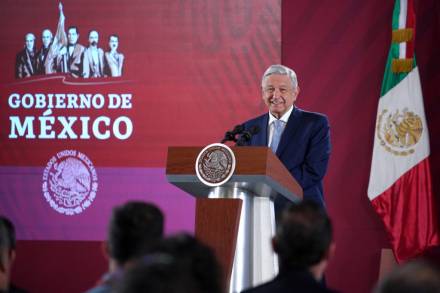 Presidente llama a la paz a 51 años de la represión en Tlatelolco